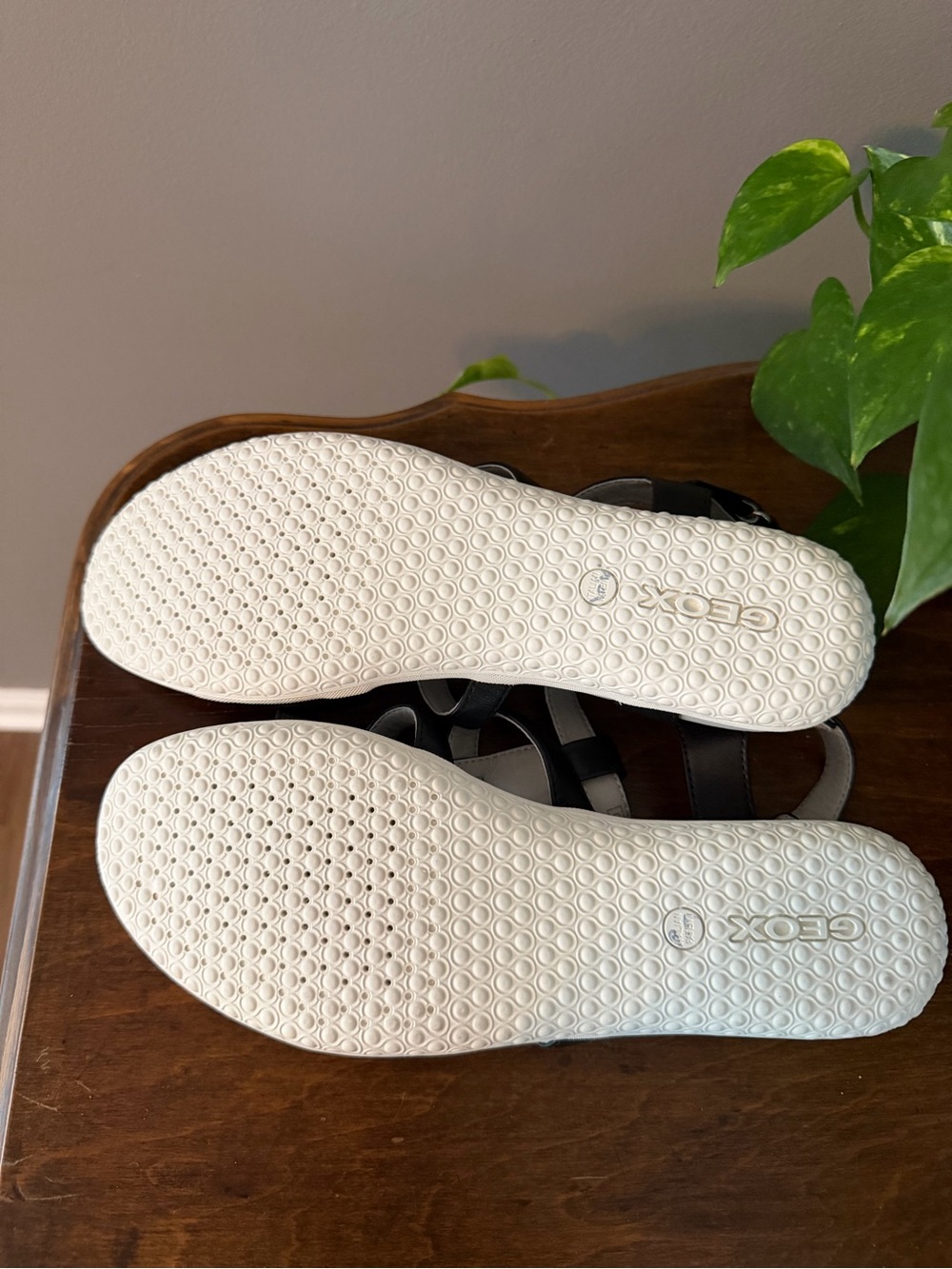 Geox (Italian) Women's Black Adjustable Strap Comfort Sandals. EU 41. US 10/10.5 - Picture 6 of 8